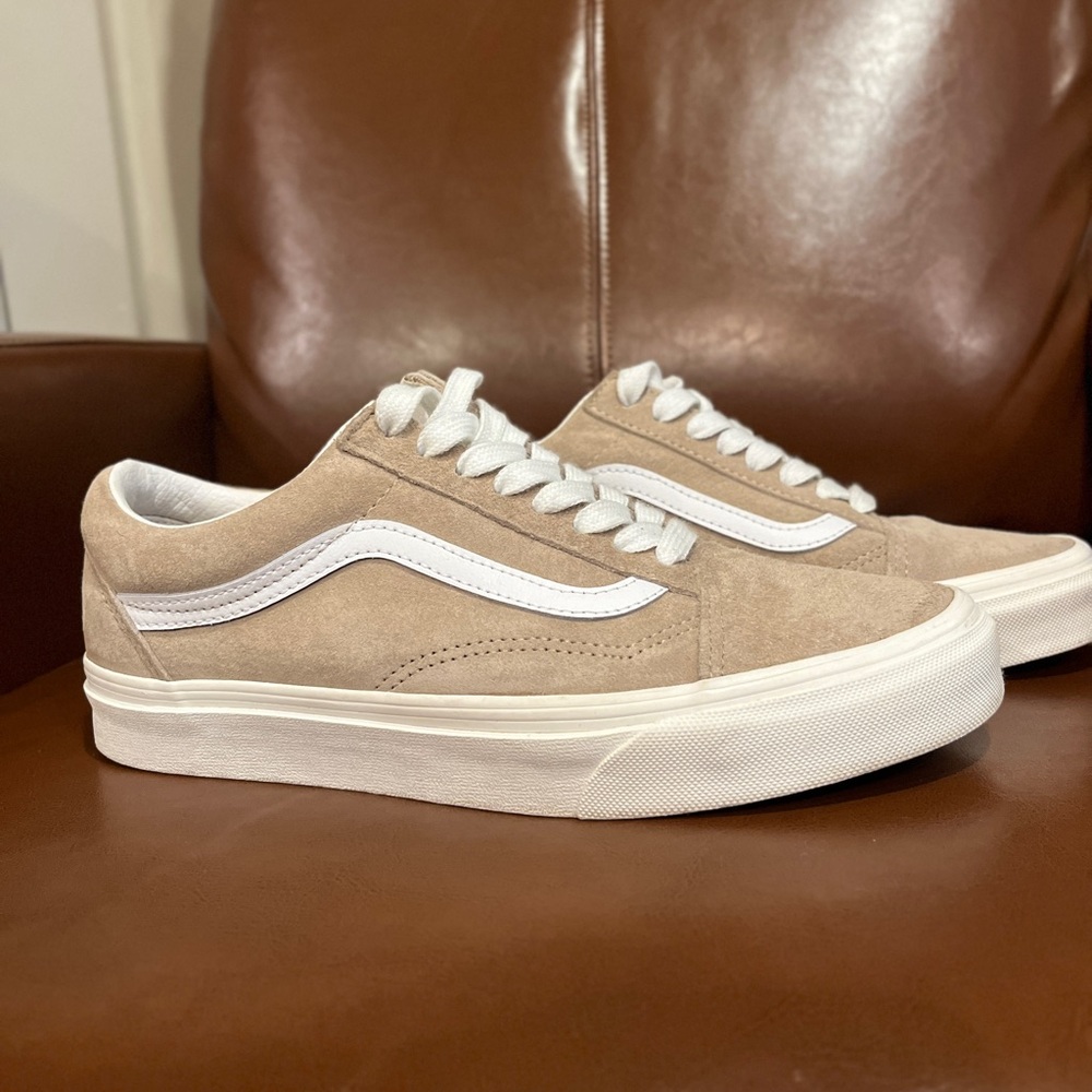 Women’s Vans Old Skool Suede Sneakers Beige 8.5